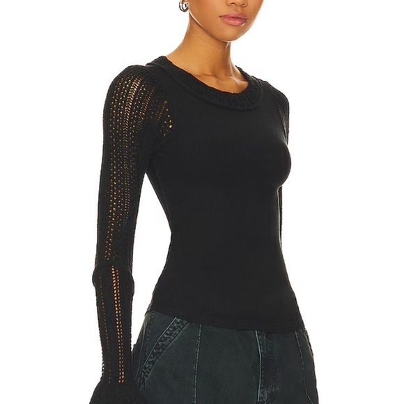 Free People (Revolve) Cuffing Season Top in Black size Medium. NWT sold out size - Picture 2 of 8